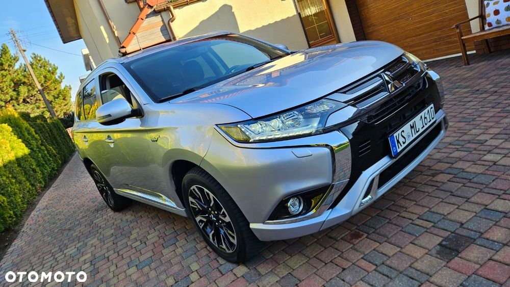 Mitsubishi Outlander - 11