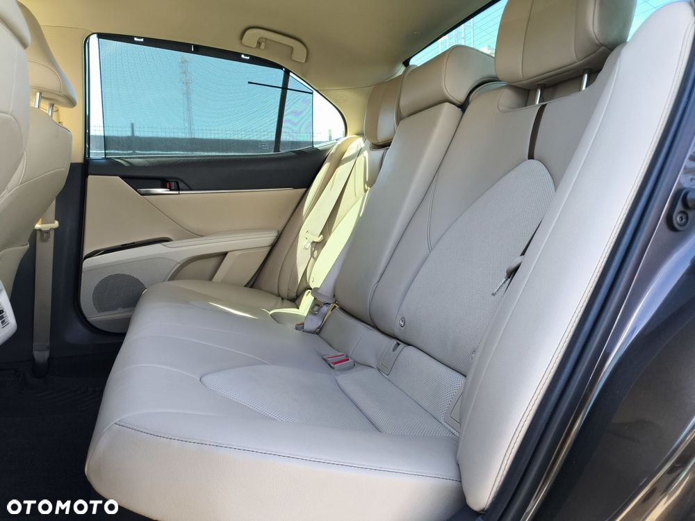 Toyota Camry 2.5 Hybrid Executive CVT - 15