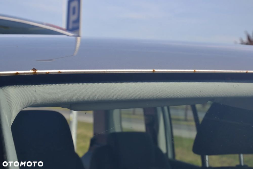 Volkswagen Touran - 23