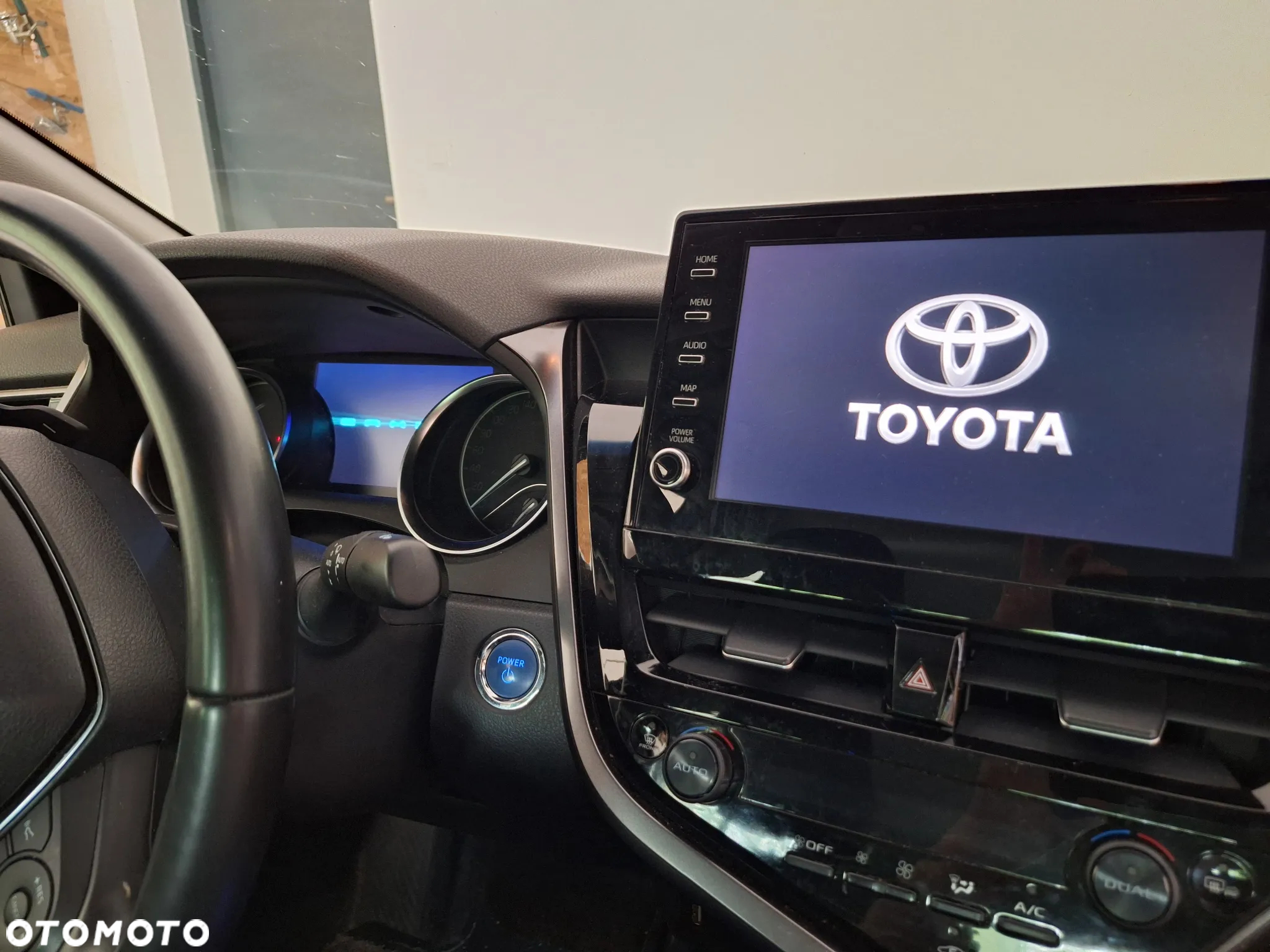 Toyota Camry 2.5 Hybrid Executive CVT - 6