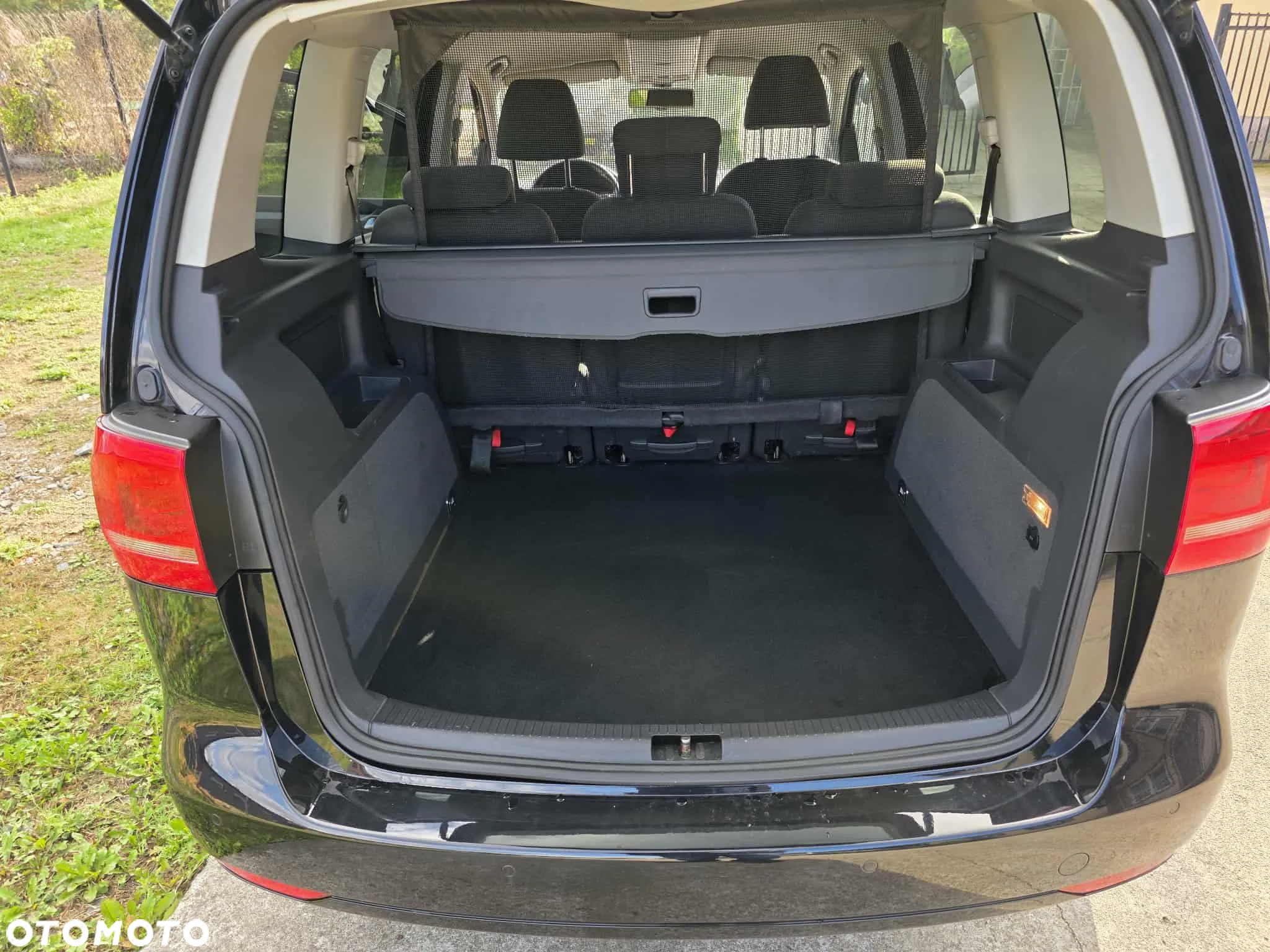Volkswagen Touran - 14