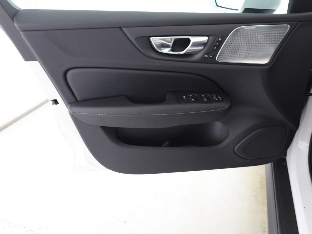 Volvo V60 Cross Country B5 B AWD Ultimate - 10