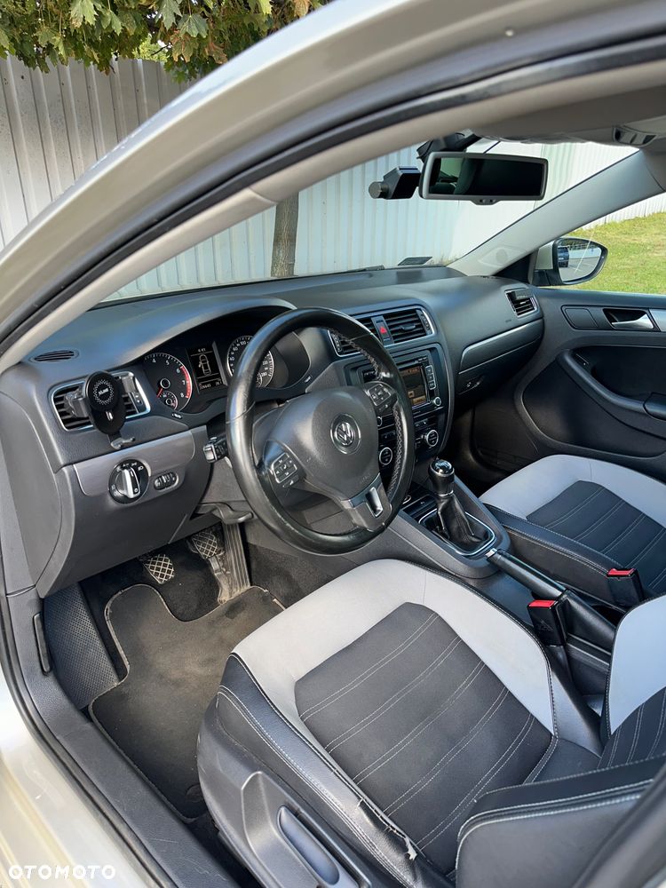Volkswagen Jetta 1.4 TSI Highline - 16