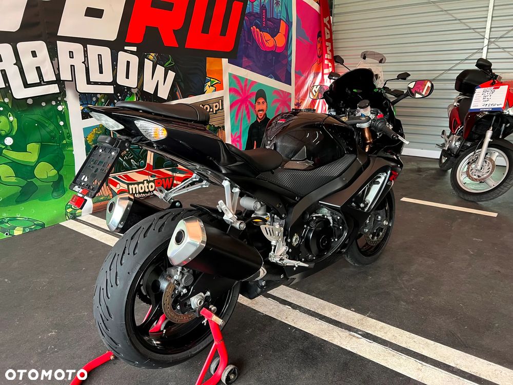 Suzuki GSX-R - 15