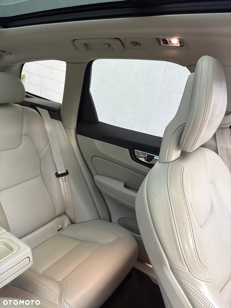 Volvo XC 60 T5 AWD Inscription - 16