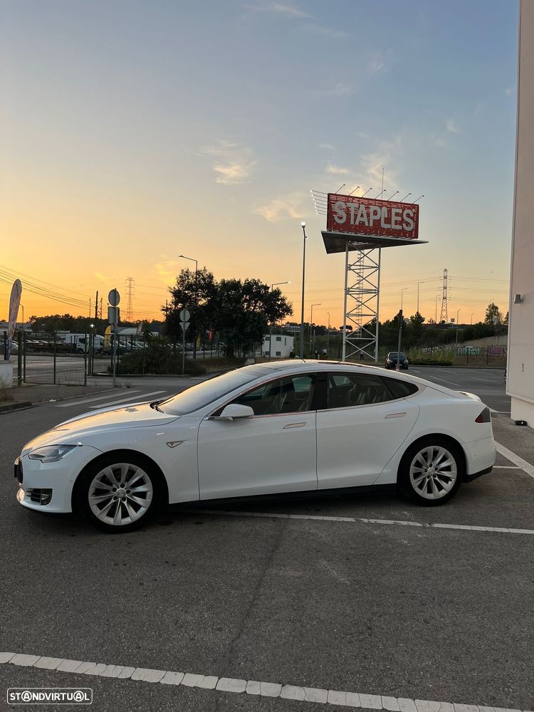 Tesla Model S Standard - 2