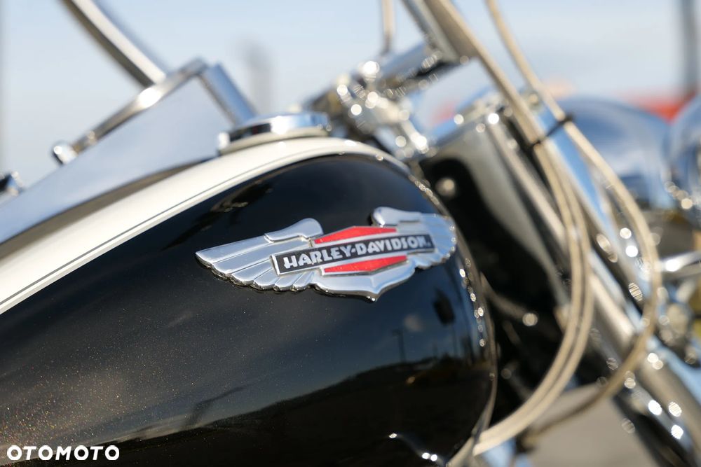 Harley-Davidson Softail Deluxe - 24