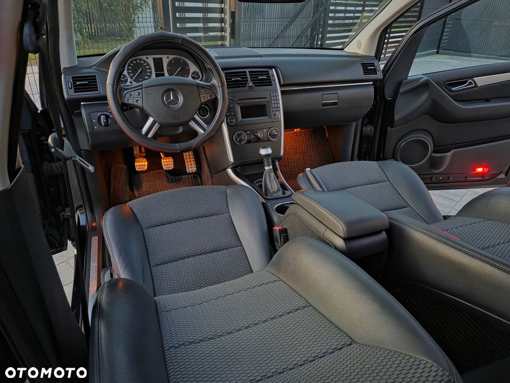 Mercedes-Benz Klasa B 200 CDI DPF - 33