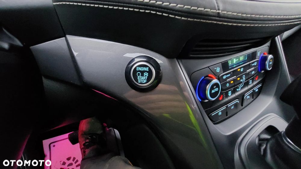 Ford Kuga 2.0 TDCi 4x4 Vignale - 34