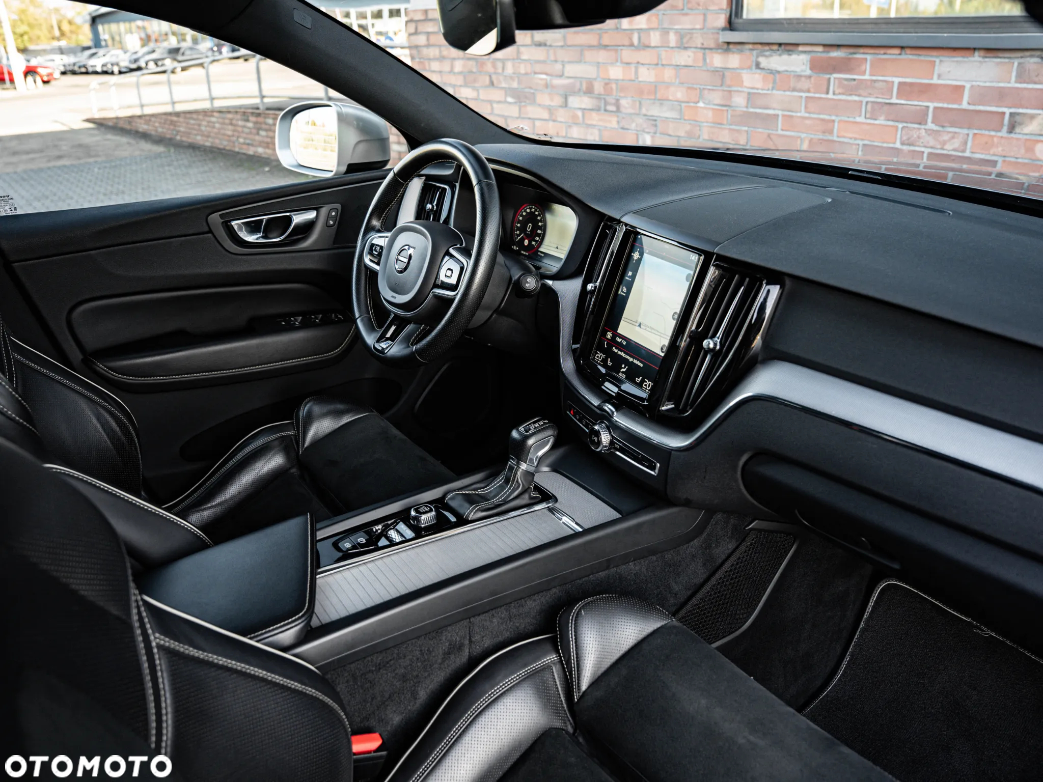 Volvo XC 60 D4 R-Design - 26