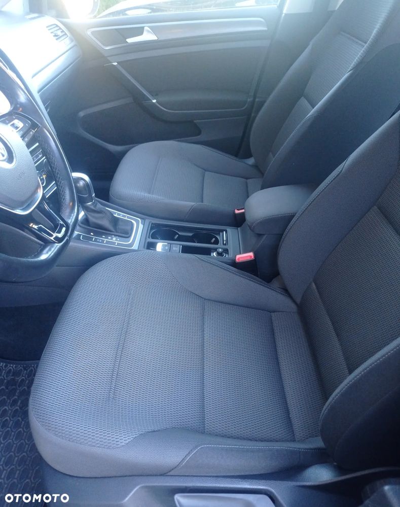 Volkswagen Golf - 25