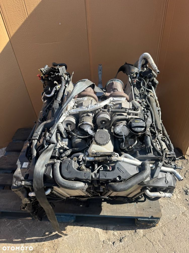 Silnik kompletny Mercedes 4.0 177980 63s AMG