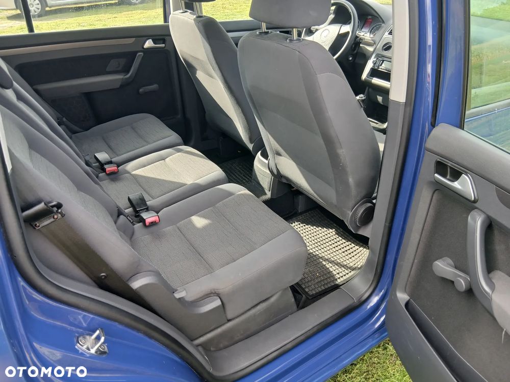 Volkswagen Touran 1.9 TDI Conceptline - 14