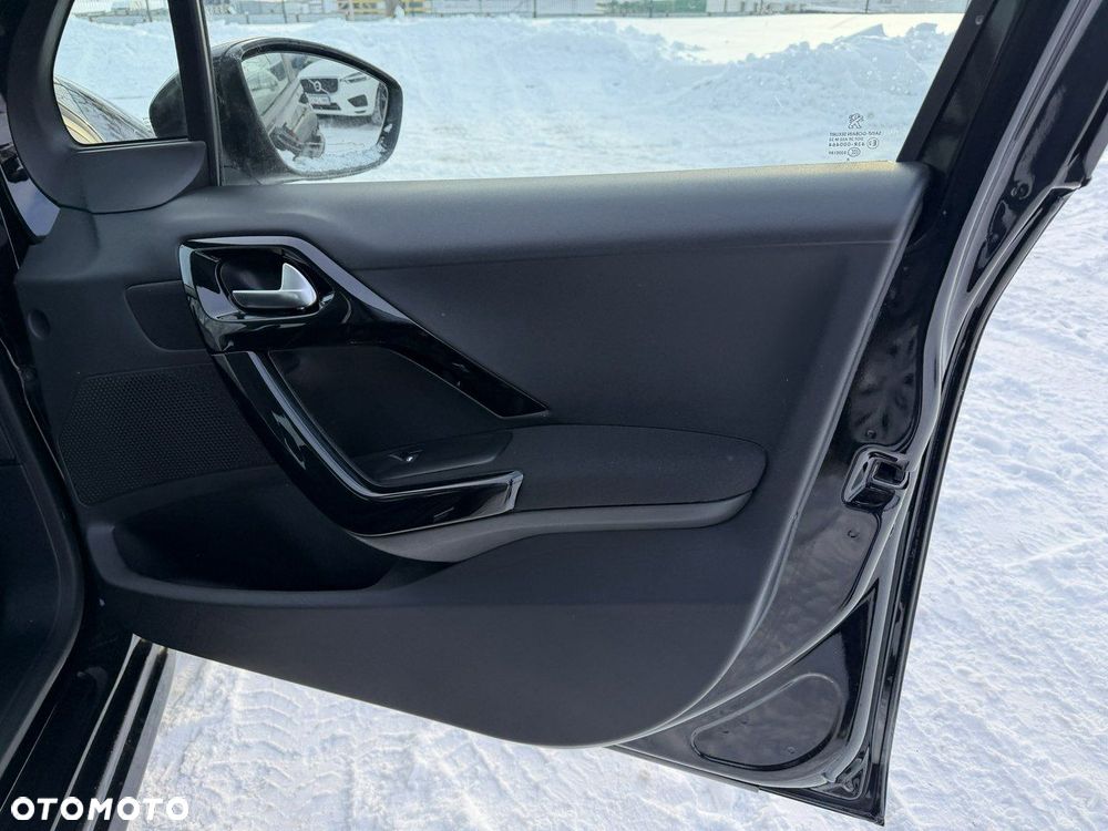 Peugeot 208 BlueHDi 100 Active - 29