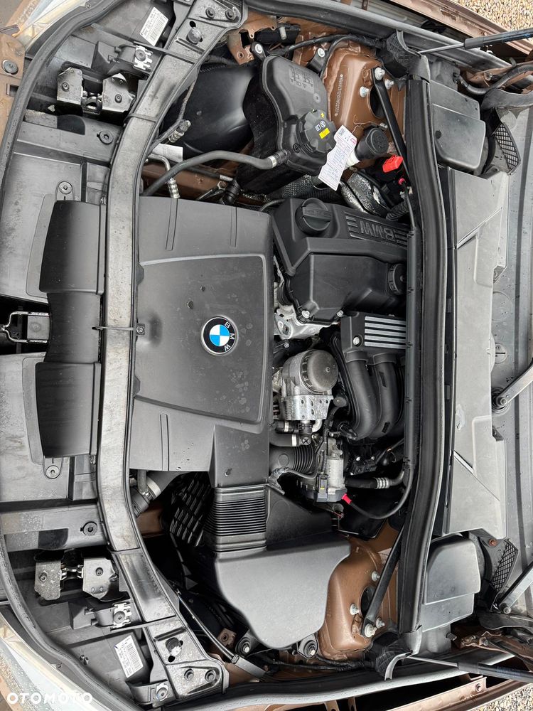 BMW X1 sDrive18i xLine - 8