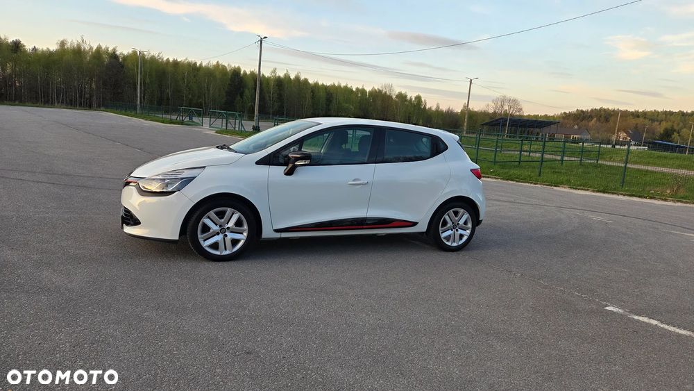 Renault Clio 1.2 16V 75 Luxe - 8