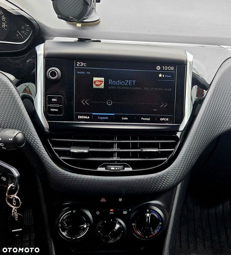 Peugeot 208 - 12