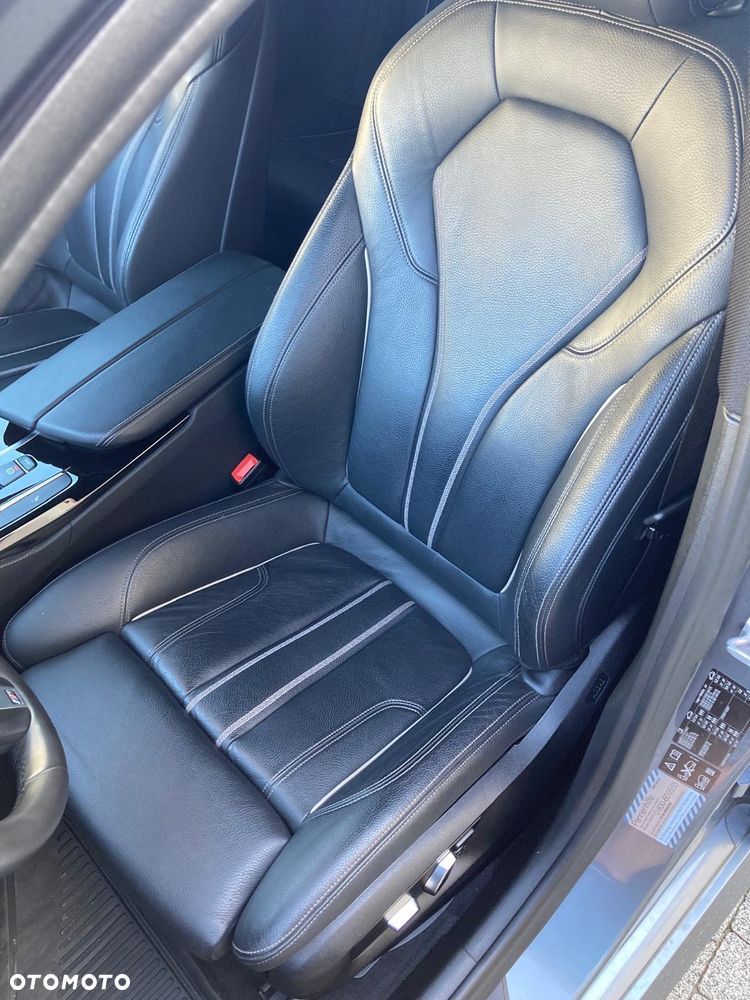 BMW Seria 5 520d M Sport - 14