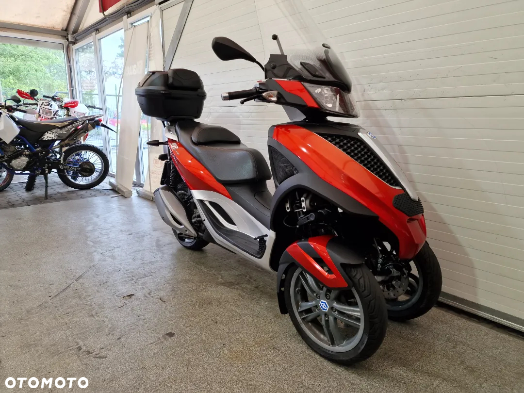 Piaggio MP-3 - 5