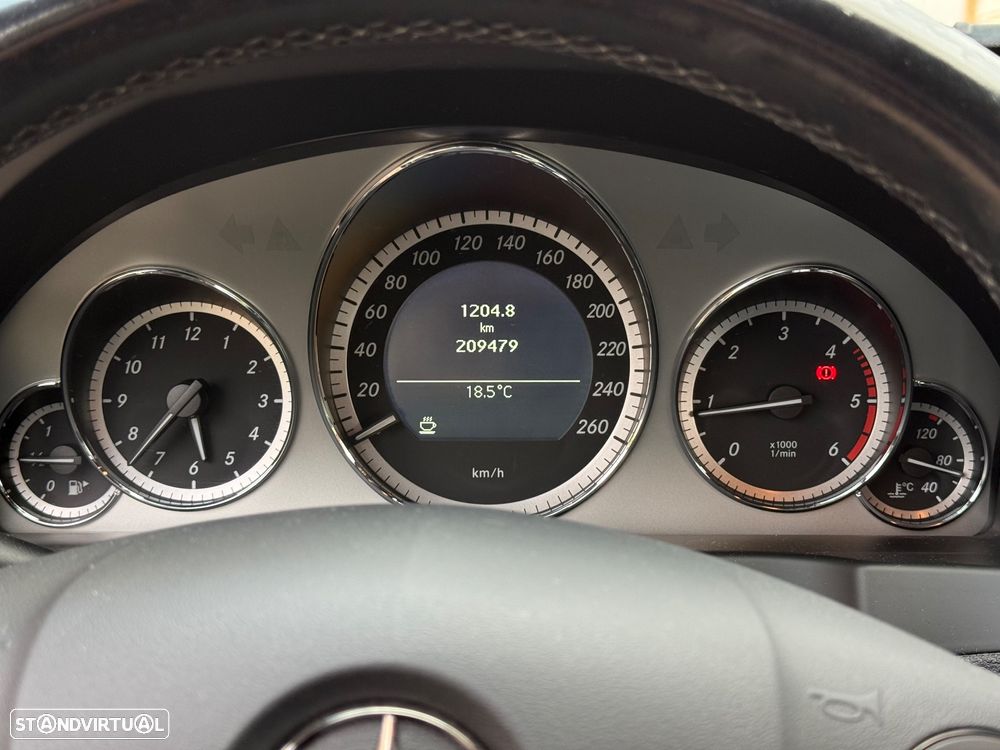 Mercedes-Benz E 220 CDI Avantgarde BlueEfficiency - 24
