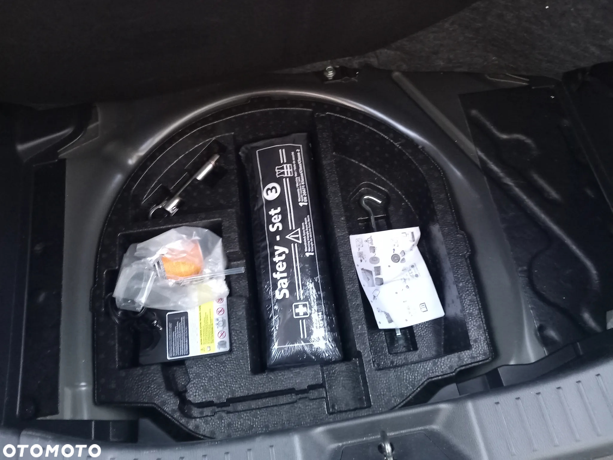 Mazda 2 SKYACTIV-G 90 KIZOKU - 16