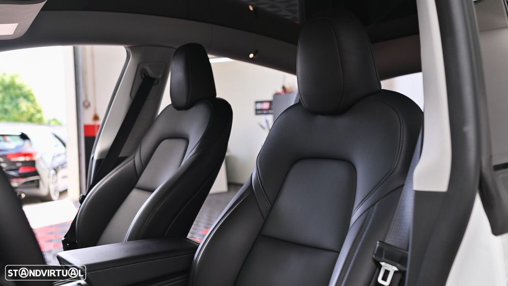Tesla Model Y Long Range Dual Motor AWD - 40