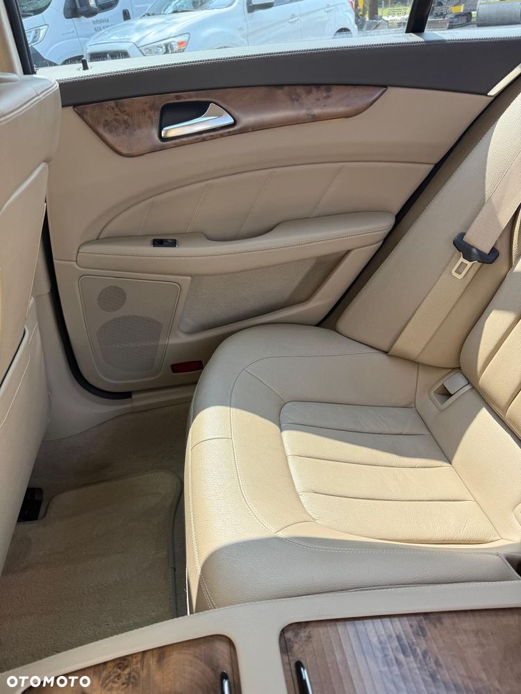 Mercedes-Benz CLS 350 CDI 4-Matic BlueEff - 21