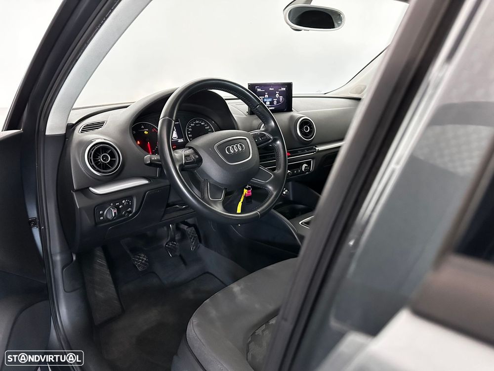 Audi A3 Sportback 1.6 TDI Advance Ultra - 13
