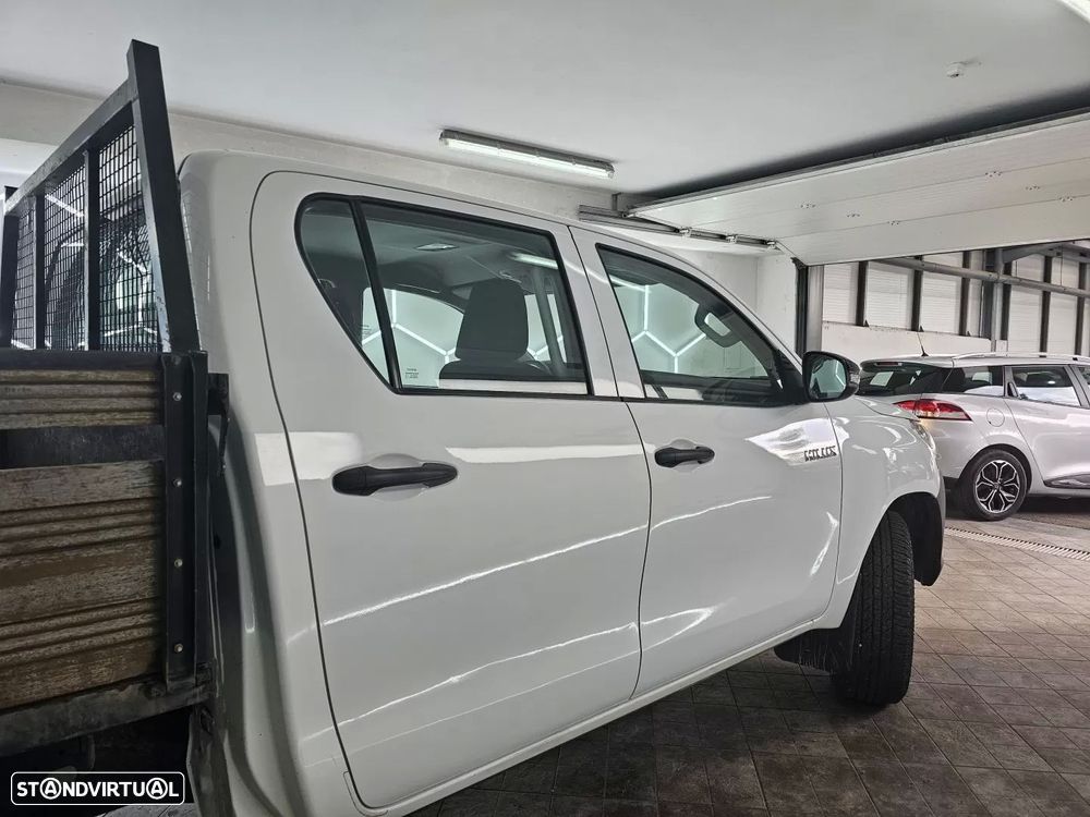 Toyota Hilux 2.4 D-4D 4WD CD CM - 10