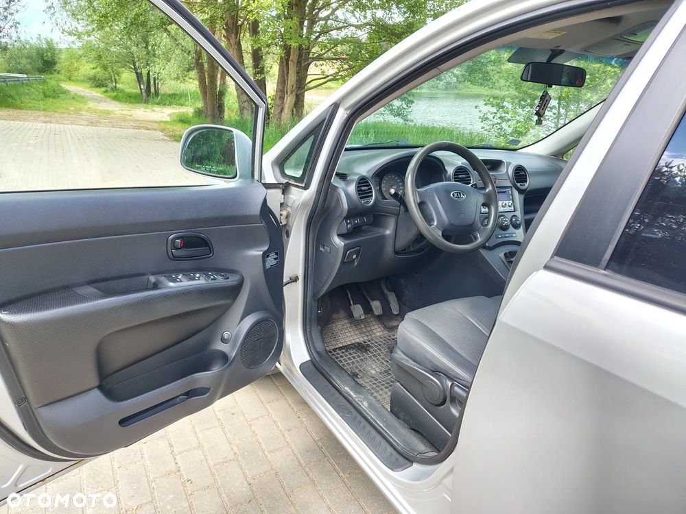 Kia Carens 2.0 CRDi Tour - 10