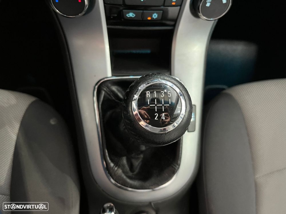 Chevrolet Cruze SW - 14