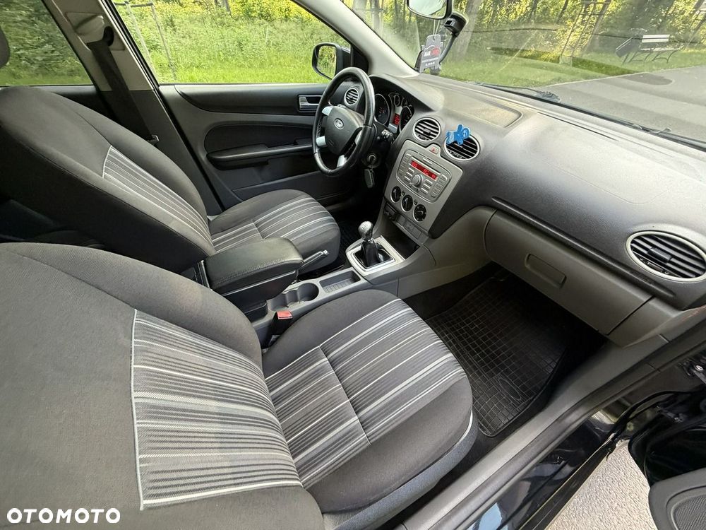 Ford Focus - 33
