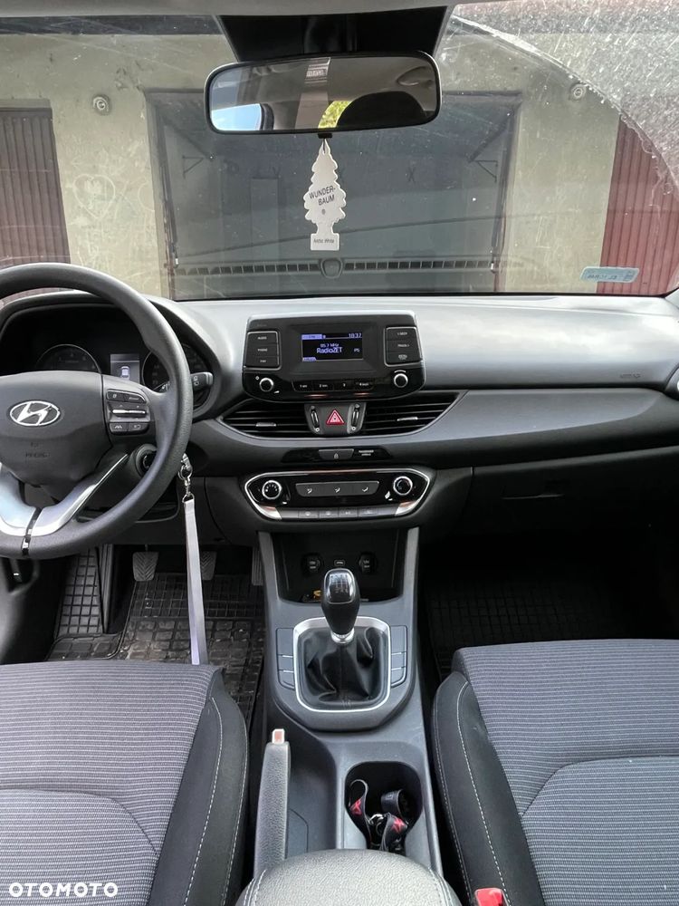 Hyundai i30 1.5 DPI Classic + - 10