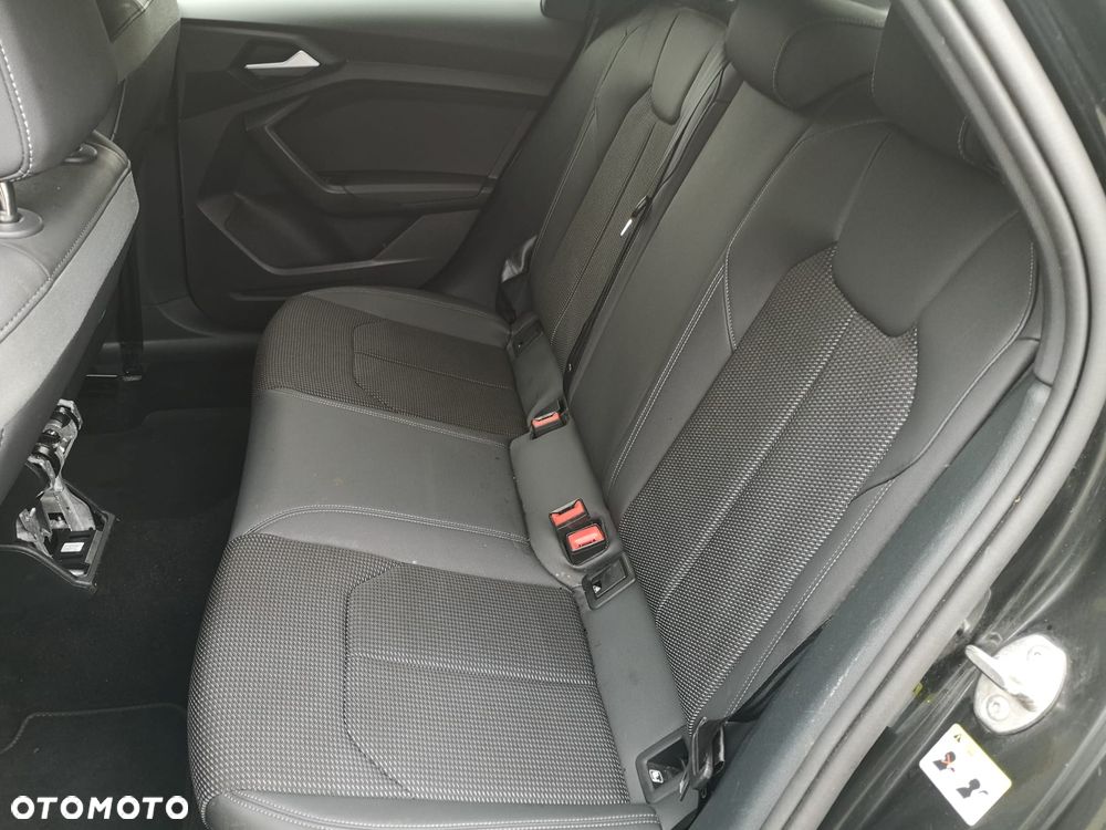 Audi A1 Sportback 35 TFSI S-Line S tronic - 23