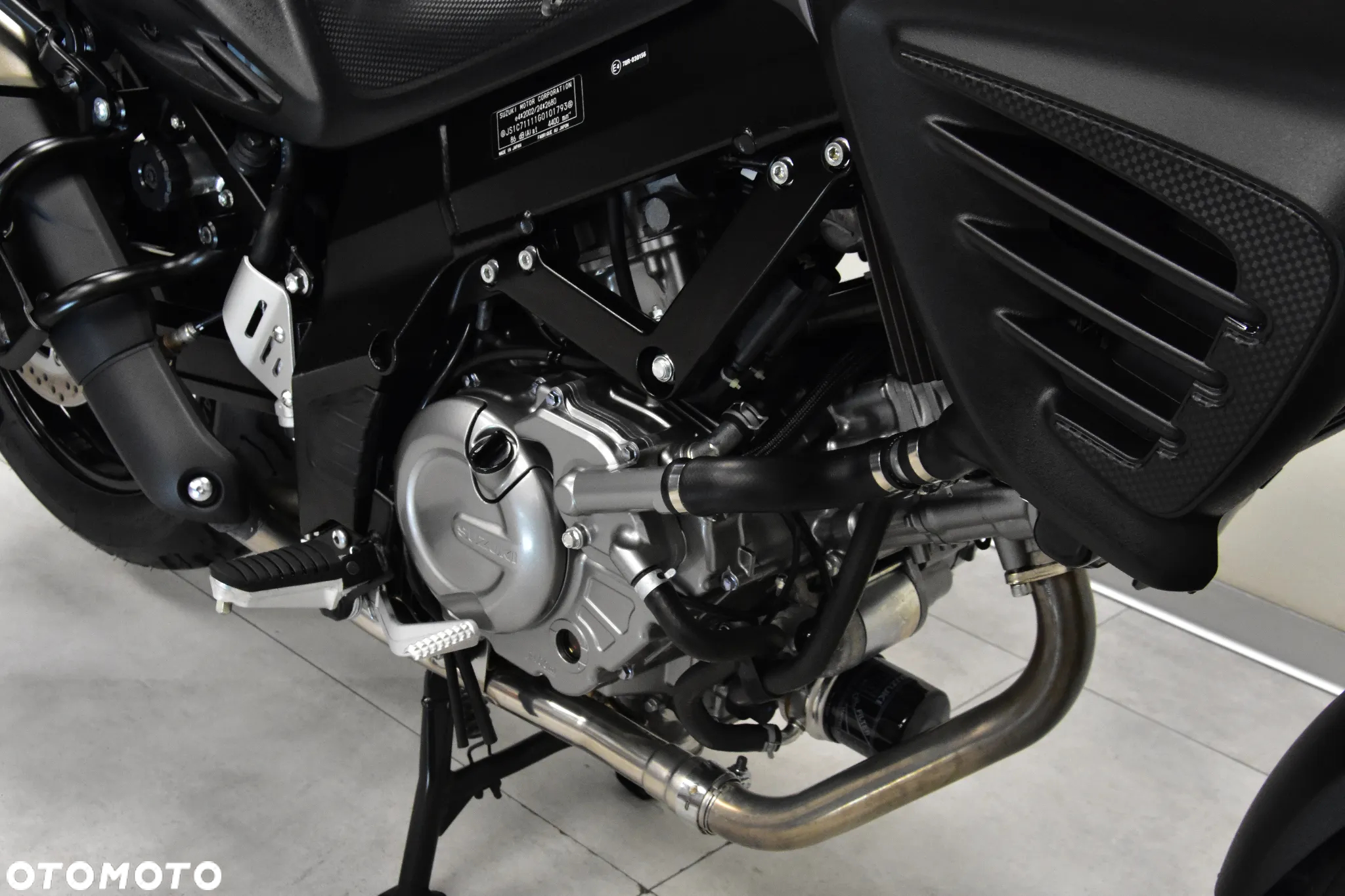 Suzuki DL - 28