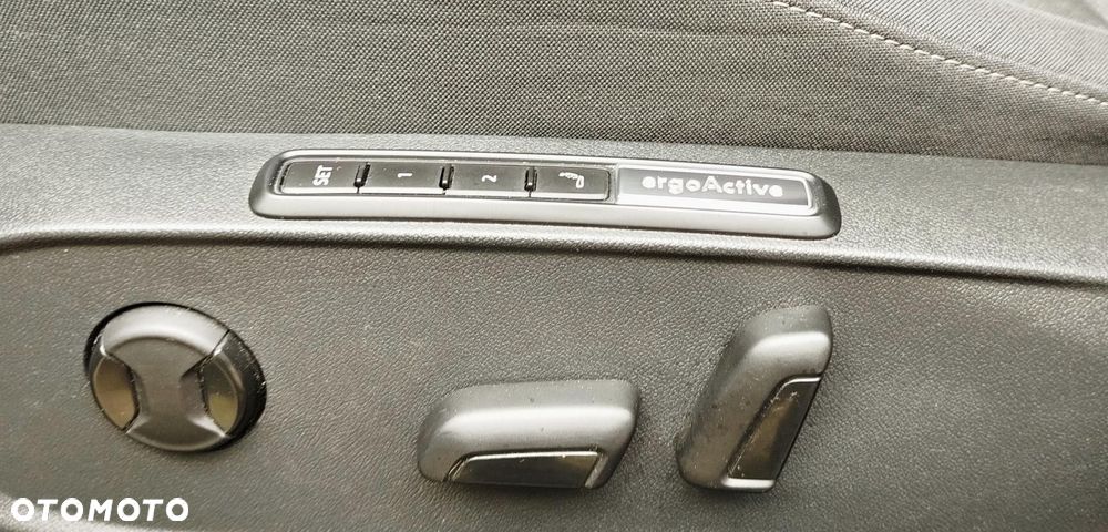 Volkswagen Golf VIII 2.0 TDI Life Plus DSG - 20