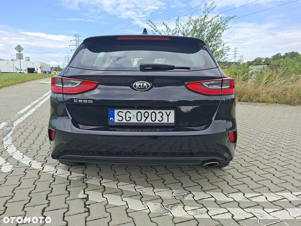 Kia Ceed 1.4 L - 8