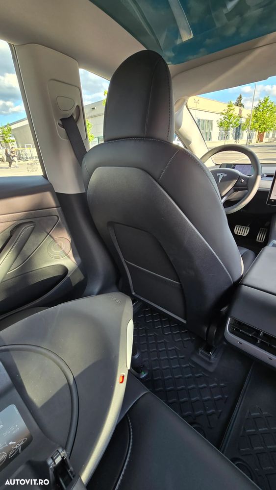 Tesla Model 3 - 25