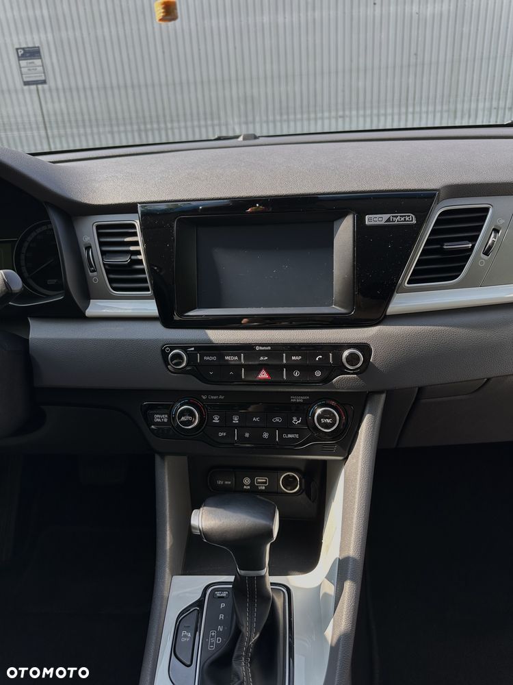 Kia Niro 1.6 GDI Hybrid L - 18