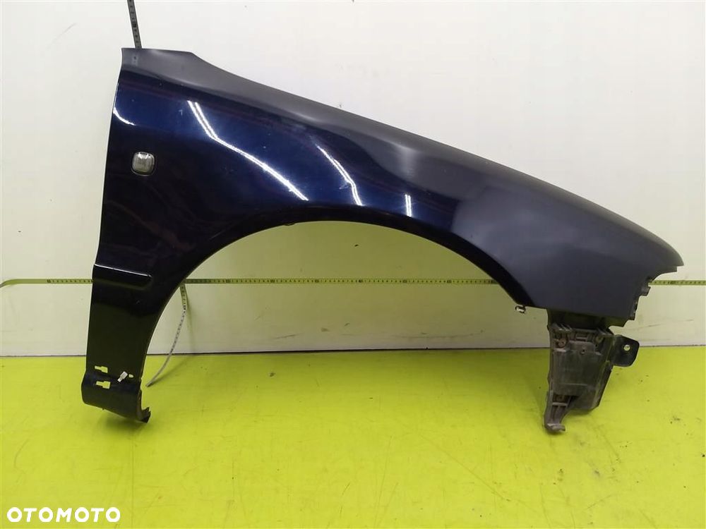 Błotnik przedni prawy Audi A4 B5 1995-1999 R PRZED LIFT NR.LAK: LZ5L - 1