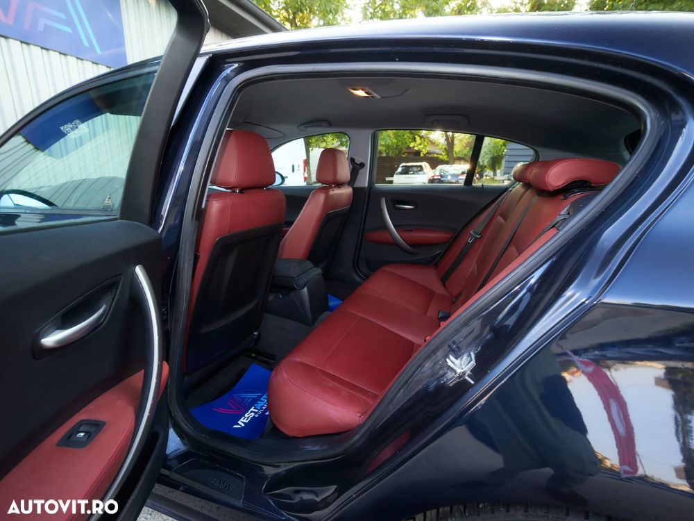 BMW Seria 1 120i Aut. - 29