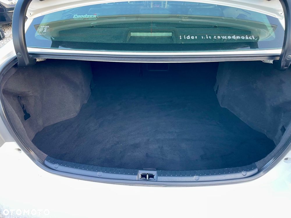 Toyota Avensis 2.0 D-4D Premium - 29
