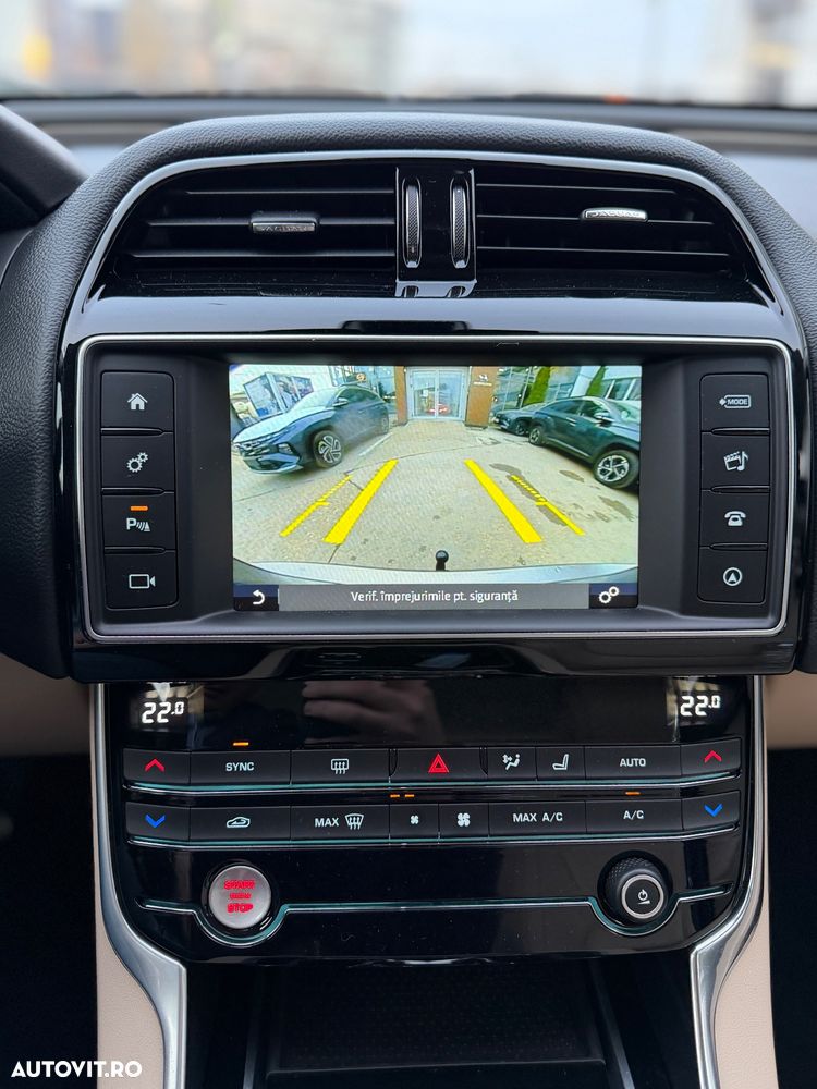 Jaguar XE E-Performance Aut. Prestige - 17