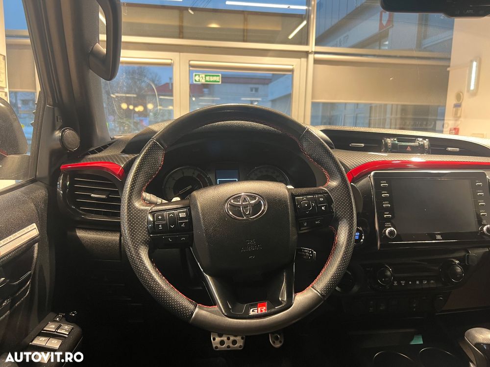 Toyota Hilux 2.8D 204CP 4x4 Double Cab AT GR Sport II - 17