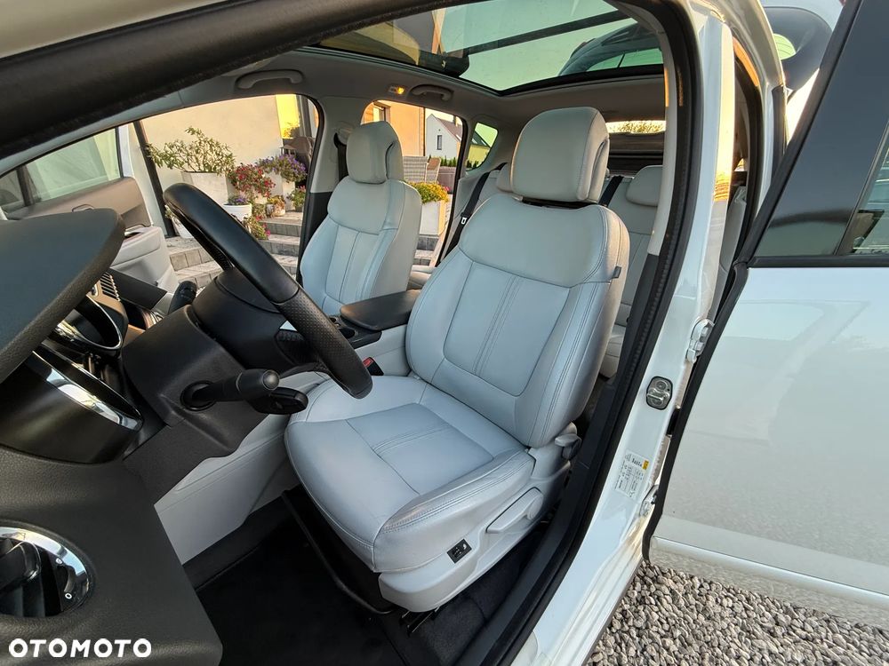 Peugeot 3008 HDi FAP 165 Automatik Business-Line - 24