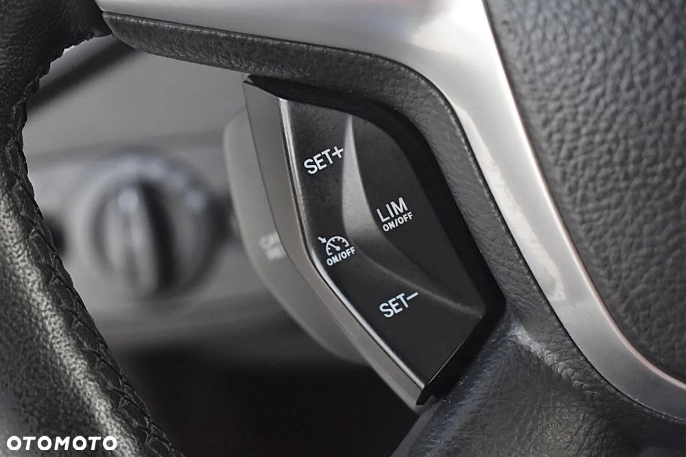 Ford Kuga 2.0 TDCi 2x4 Titanium - 33