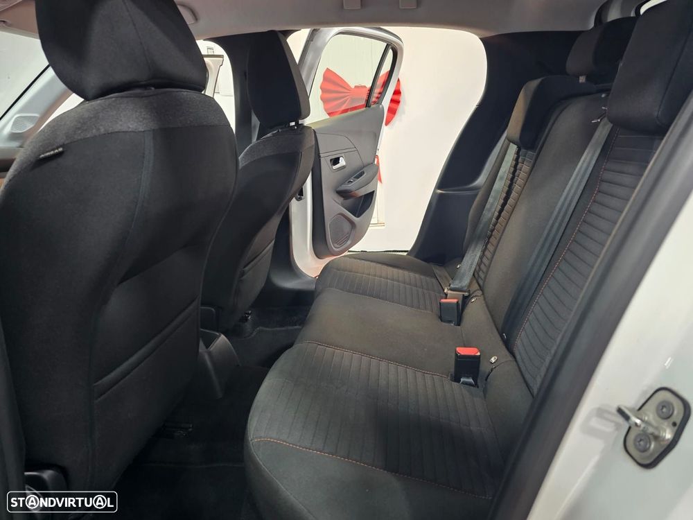 Peugeot 208 - 14