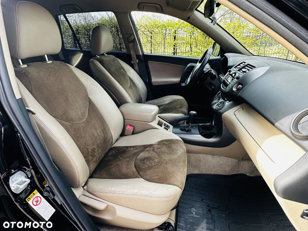 Toyota RAV4 - 10
