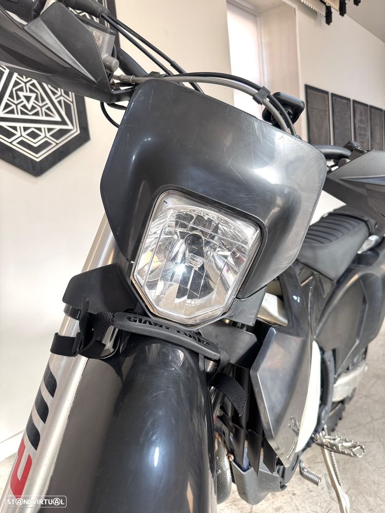 Husqvarna FE - 4
