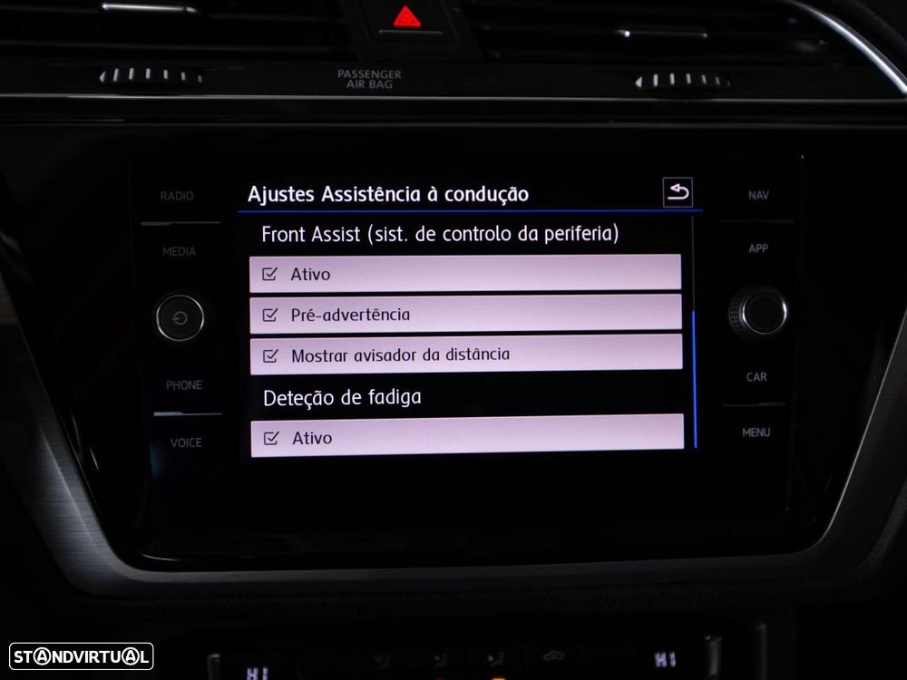 VW Touran 2.0 TDI Confortline DSG - 28